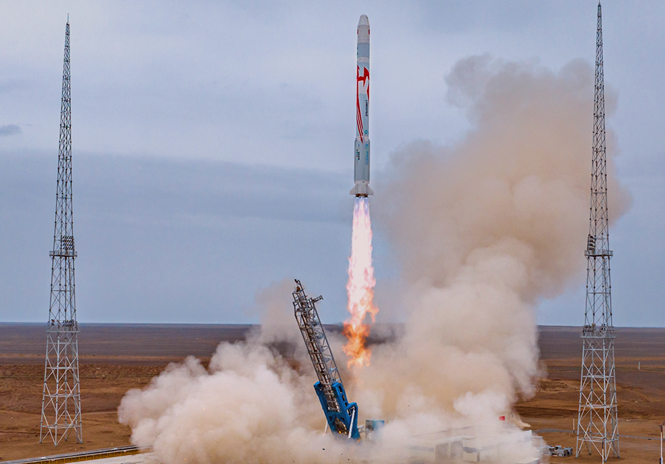 全球首枚液氧甲烷火箭“朱雀二号”发射成功